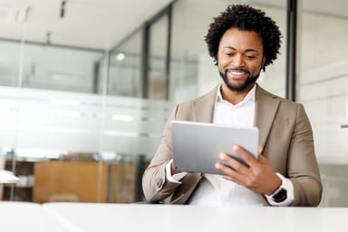 hr leader on ipad